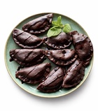 Pierogi czekoladowe z twarogiem i wiśniami Elbląg