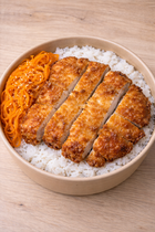 udko kurczaka z kimchi na ryżu Elbląg